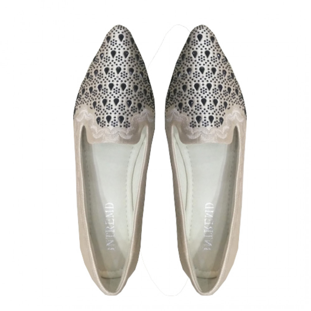 Close shoes